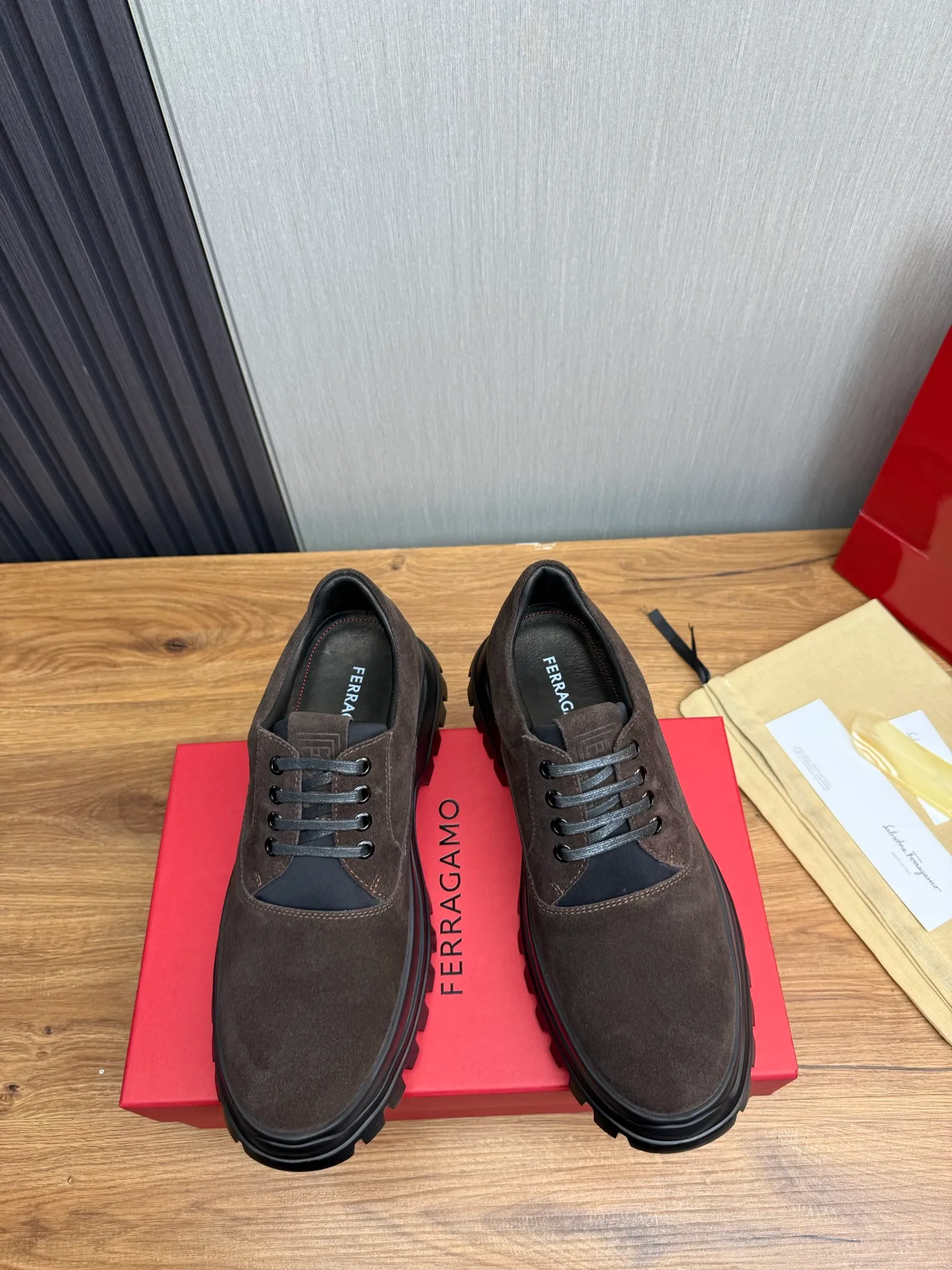 Men's shoes 💰880💰 Ferragamo. [Ferragamo] Men's Loaf leather shoes, the latest hot style, 1:1 original purchase quality, top quality, imported open-edge beaded cowhide leather on the upper, hand-made three-dimensional stitching highlights the round toe design, the inner feet are made of imported cowhide, with original wear-resistant rubber outsole, matching code 39-44, (38, 45 custom-made, non-refundable)